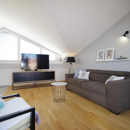 Luci Apartament