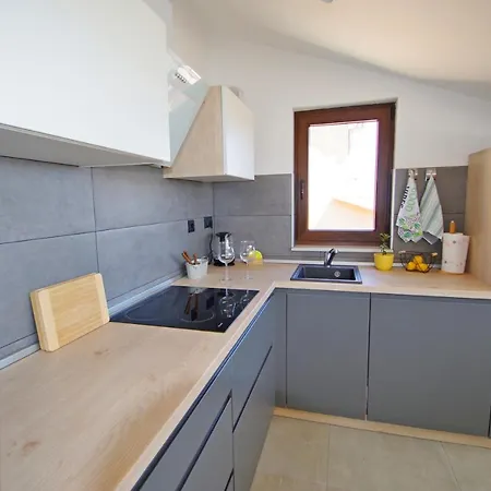 Apartament Luci Valbandon